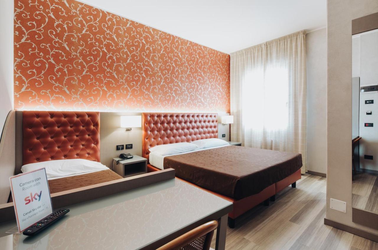 Hotel Alan Анцола-делл'Емілія Екстер'єр фото