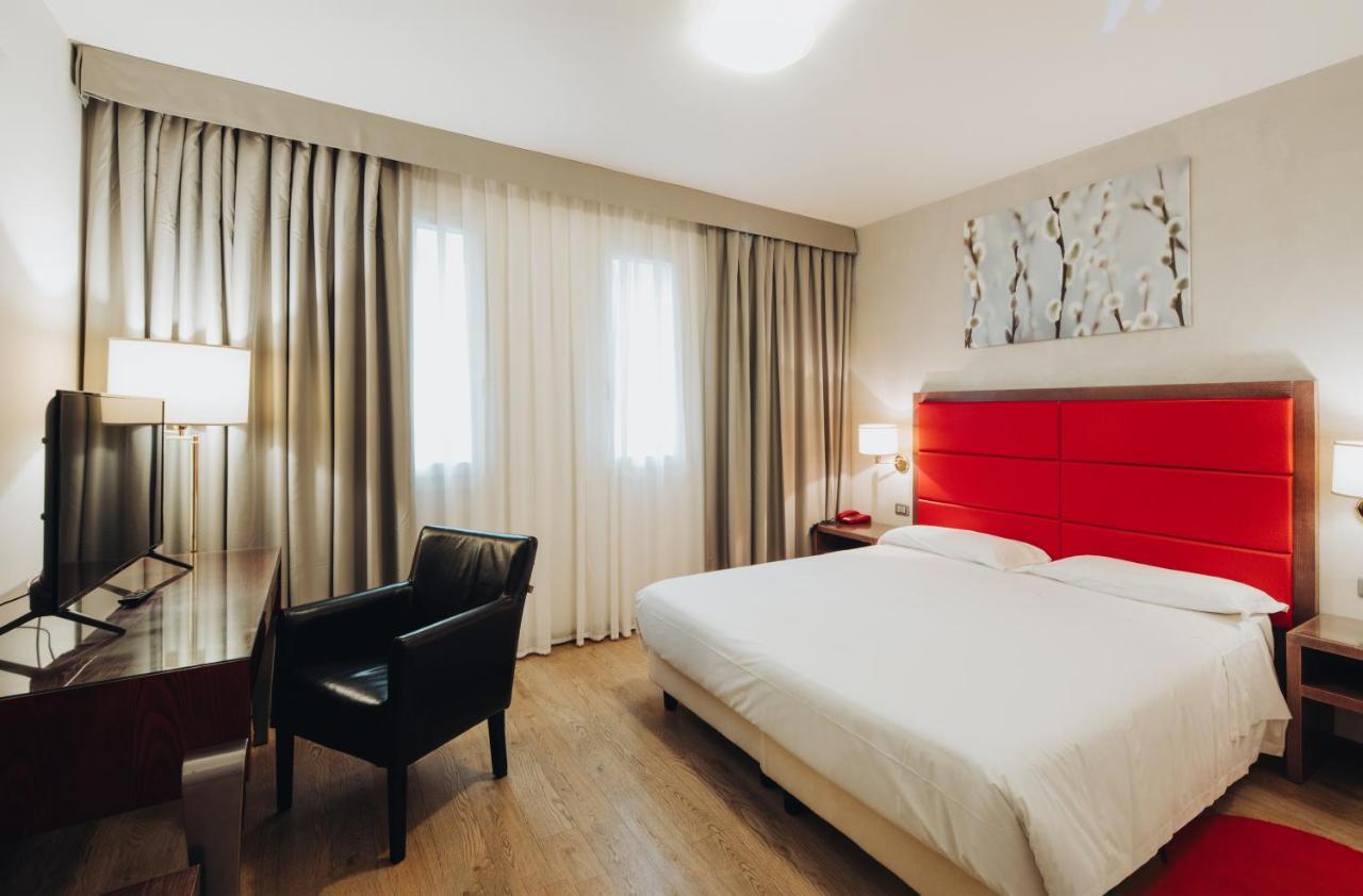 Hotel Alan Анцола-делл'Емілія Екстер'єр фото