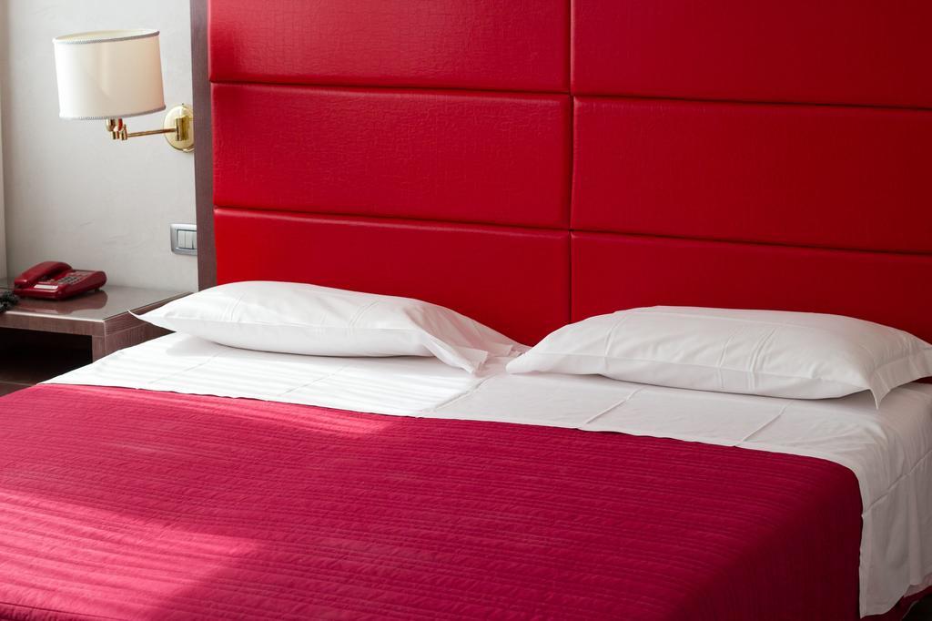 Hotel Alan Анцола-делл'Емілія Екстер'єр фото