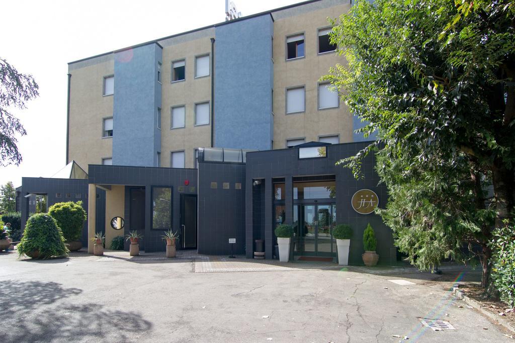 Hotel Alan Анцола-делл'Емілія Екстер'єр фото